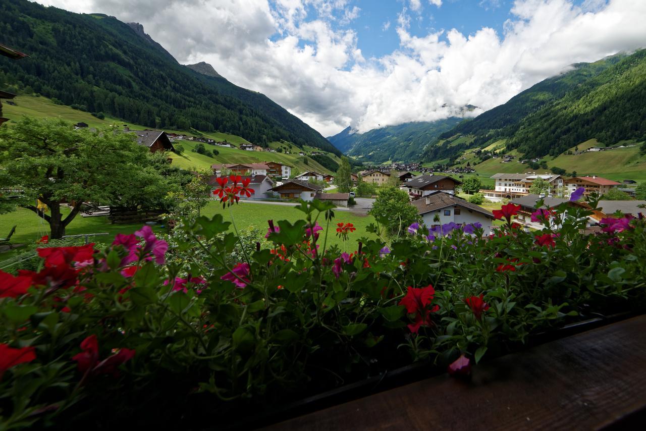 Fleckhof Hotell Neustift im Stubaital Exteriör bild
